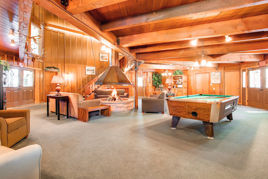Image for https://skicountry.icnd-cdn.com/images/resorts/04-ski-country-park-meadows-pool-table.jpg