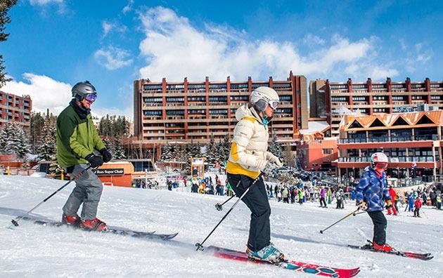 breckenridge peak nine neighborhood offers easy access to beginner level skiing via the Quicksilver Chairlift